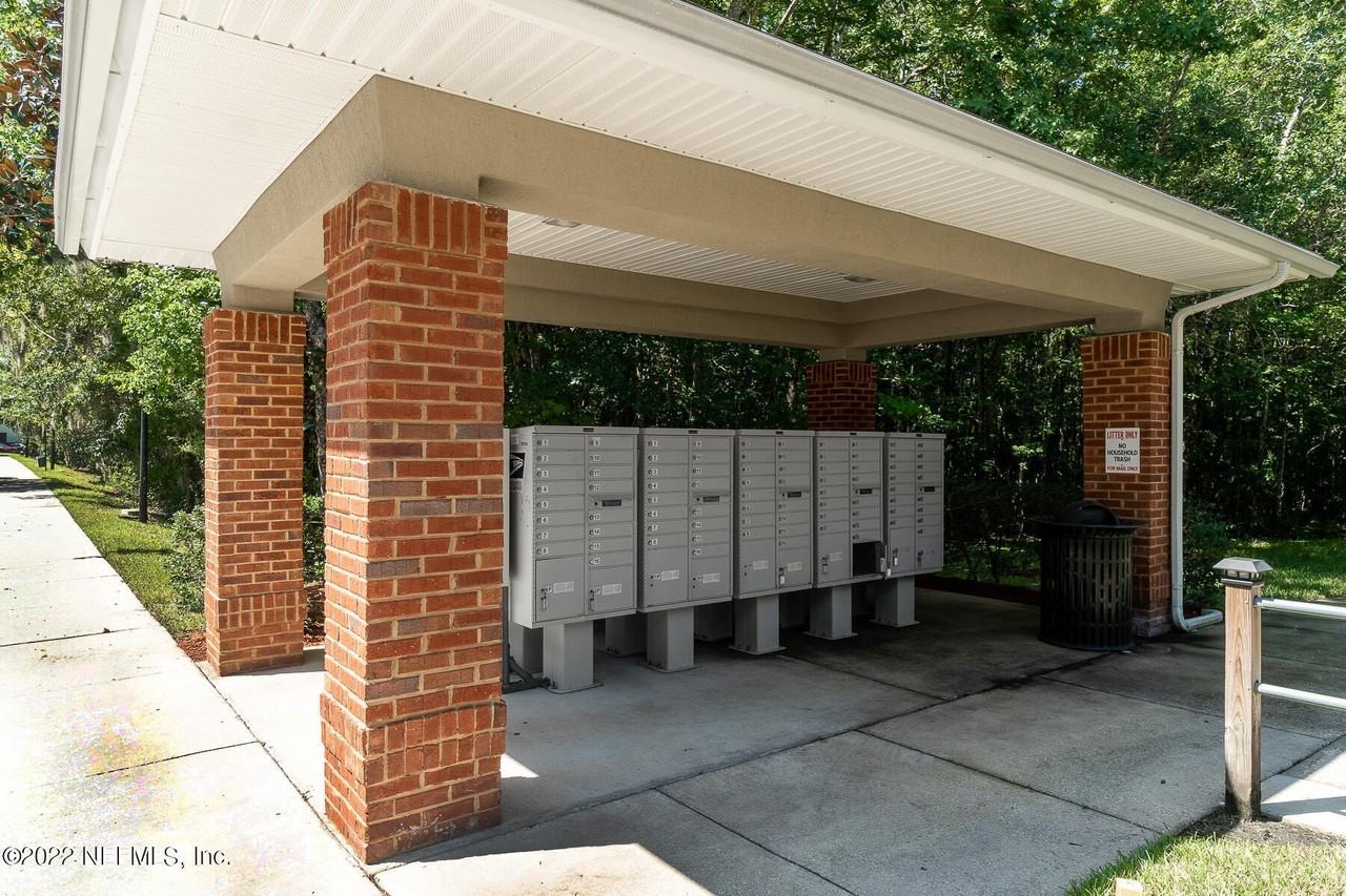 3526 Twisted Tree Ln - Photo 7 of 33