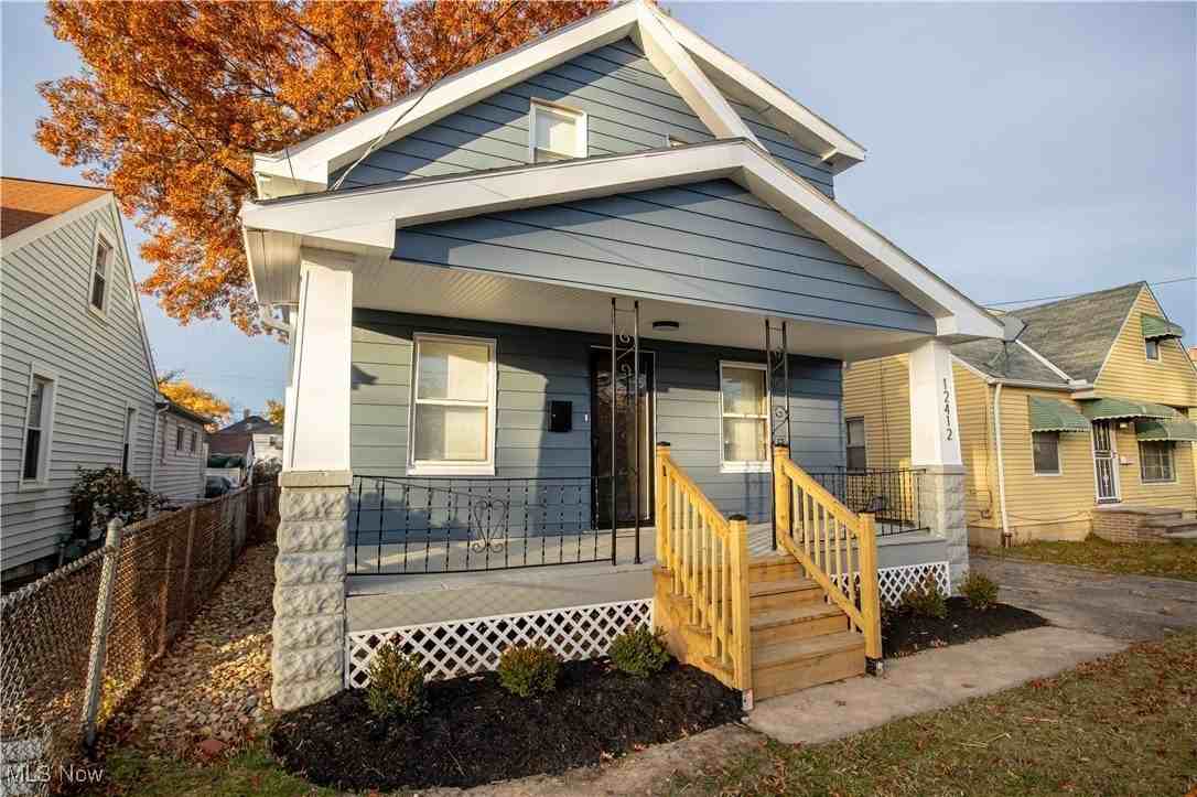 12412 Sprecher Ave - Photo 2 of 33