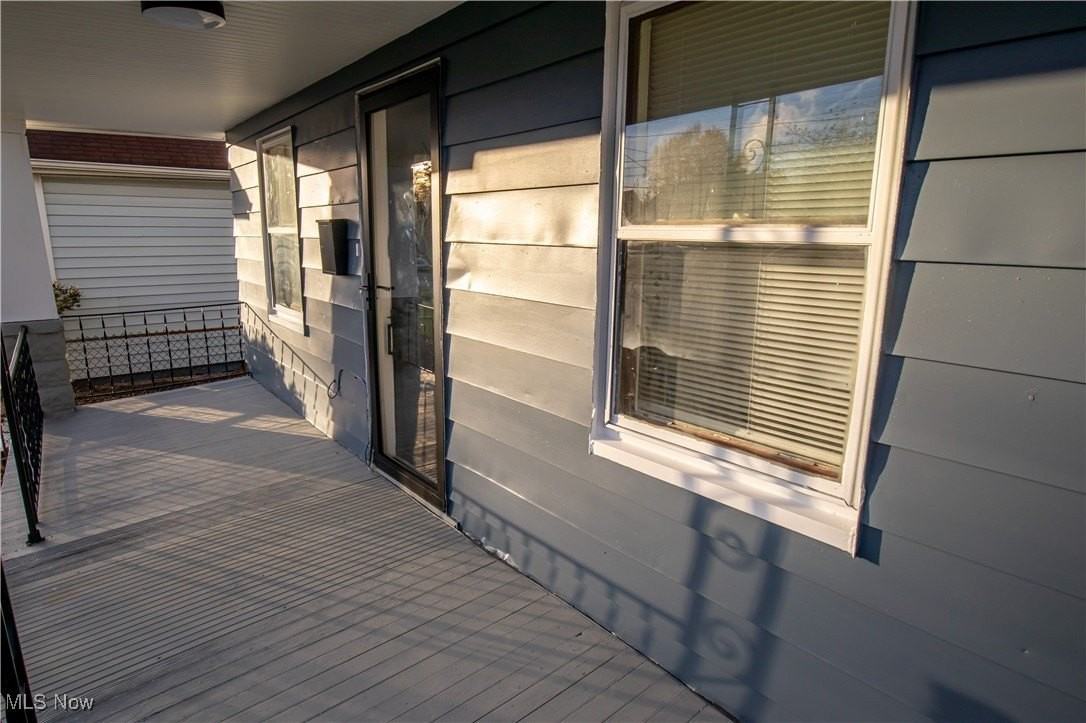 12412 Sprecher Ave - Photo 4 of 33