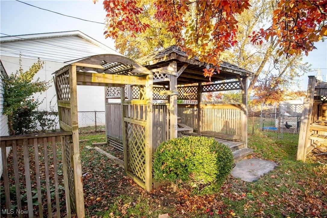 12412 Sprecher Ave - Photo 7 of 33