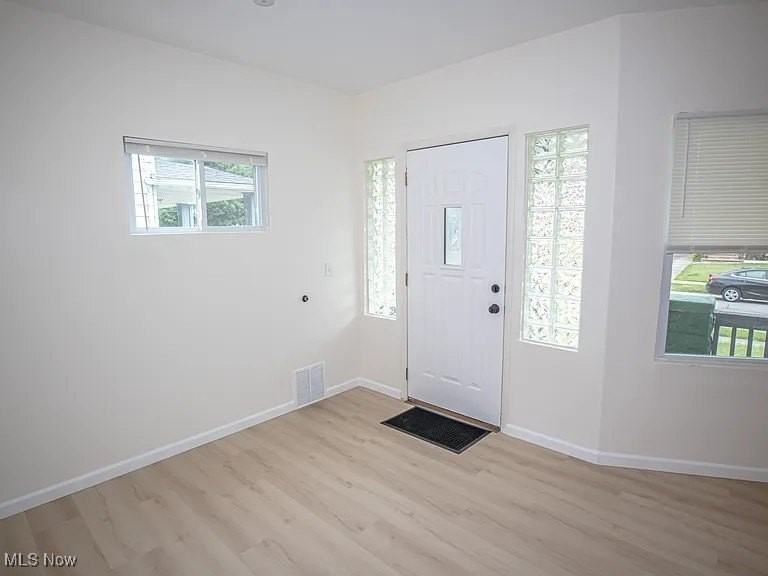 3219 W 86th St - Photo 2 of 22