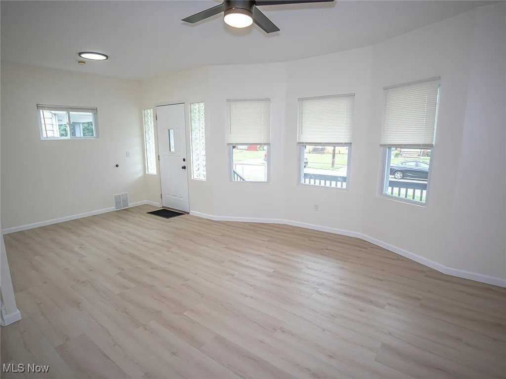 3219 W 86th St - Photo 4 of 22