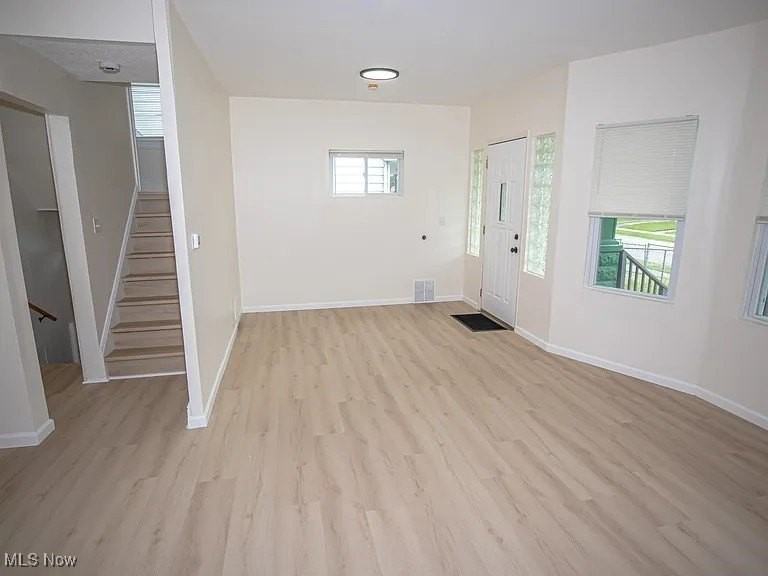 3219 W 86th St - Photo 5 of 22