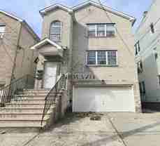 111-113 Leslie St - Photo 1 of 1