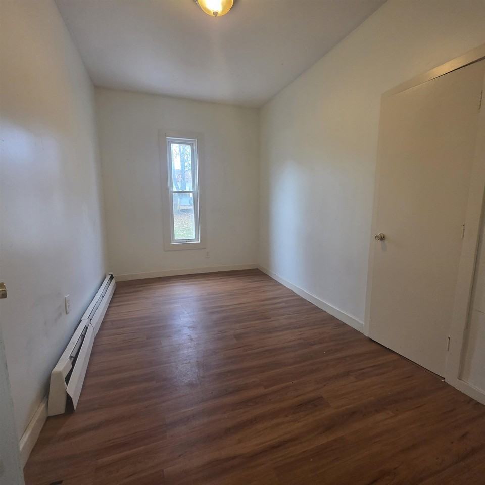 104 Summer St #1 - Photo 4 of 8