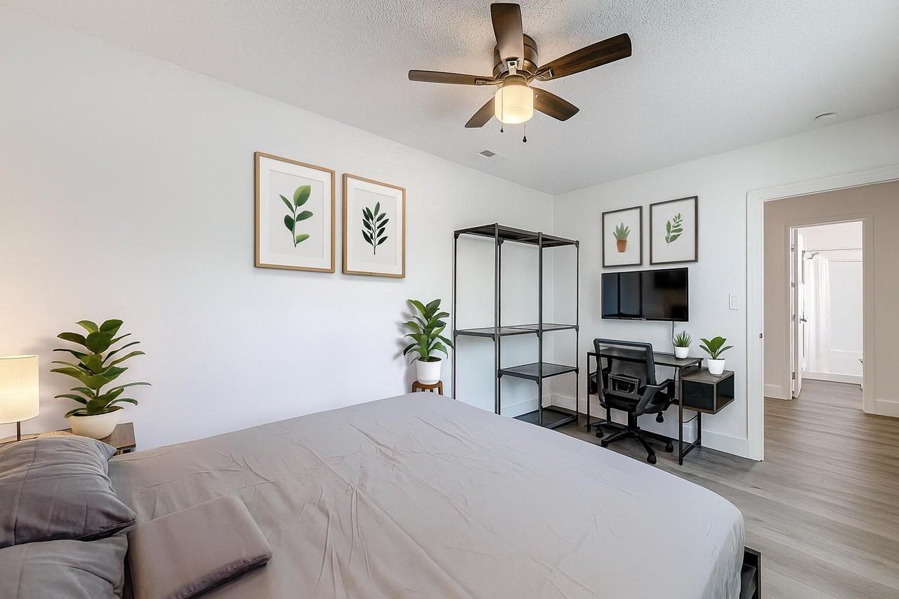 W 34th St - Photo 4 of 5