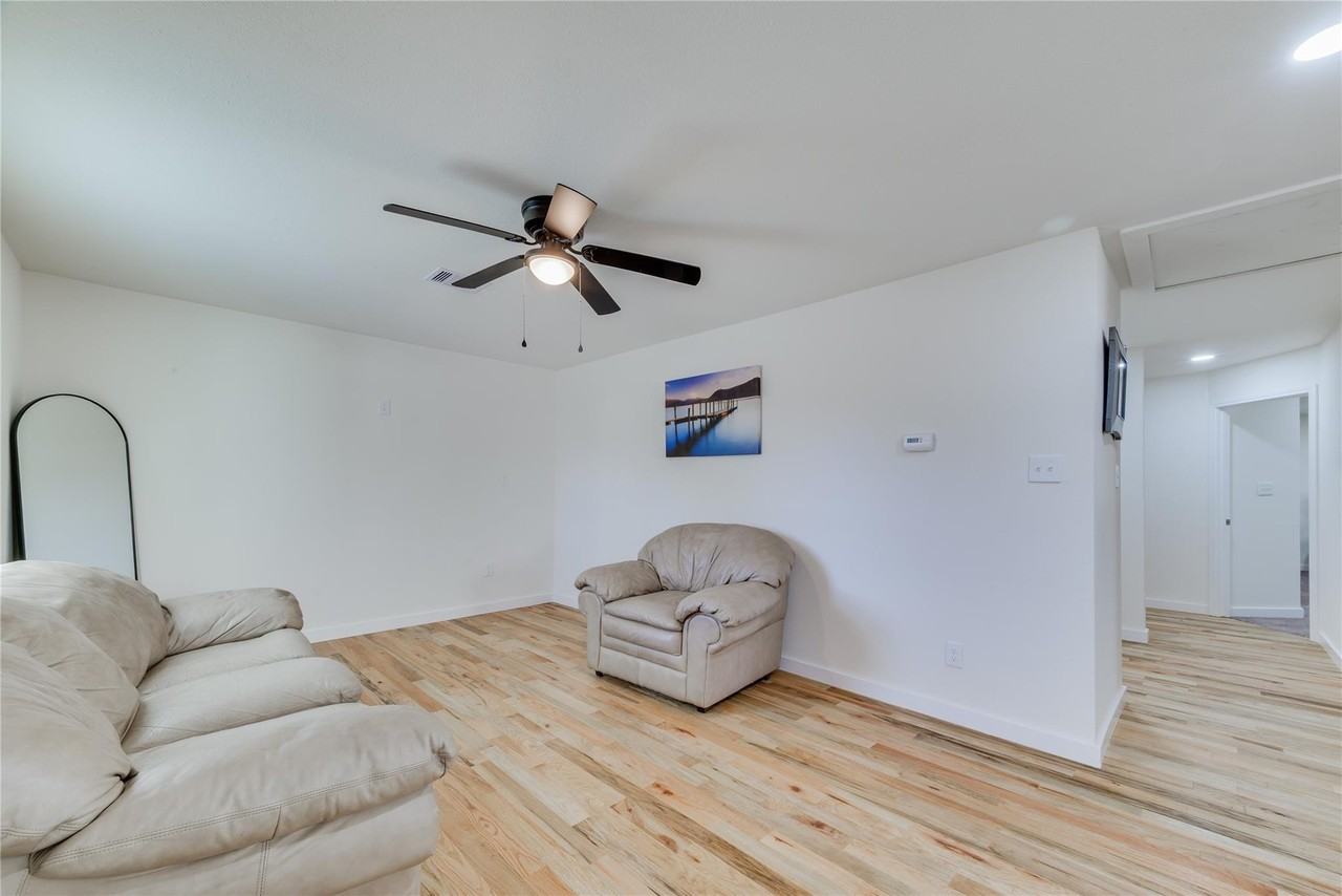 Victoria St - Photo 4 of 5