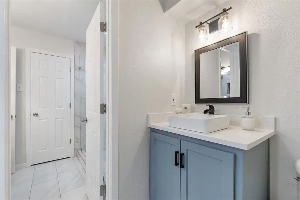 9402 Moss Farm Ln - Photo 4 of 22