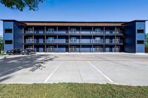 featured image of 2290 W Tarleton St #103