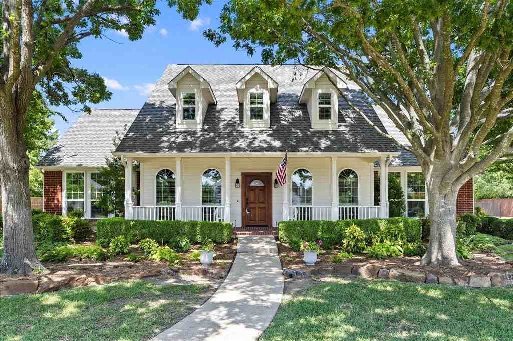 425 Chippendale Dr - Photo 2 of 37