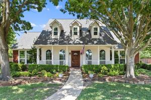 featured image of 425 Chippendale Dr