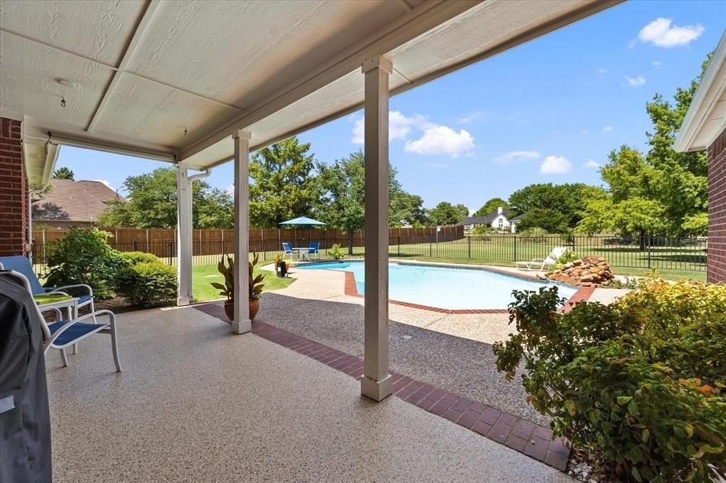 425 Chippendale Dr - Photo 4 of 37