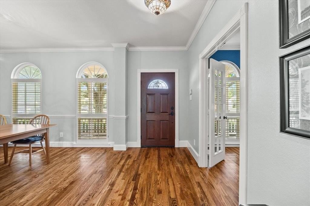 425 Chippendale Dr - Photo 6 of 37