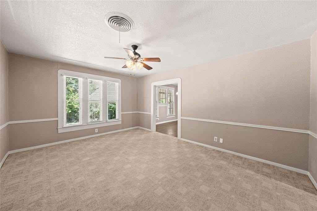 919 North 11th Street - Photo 4 of 28