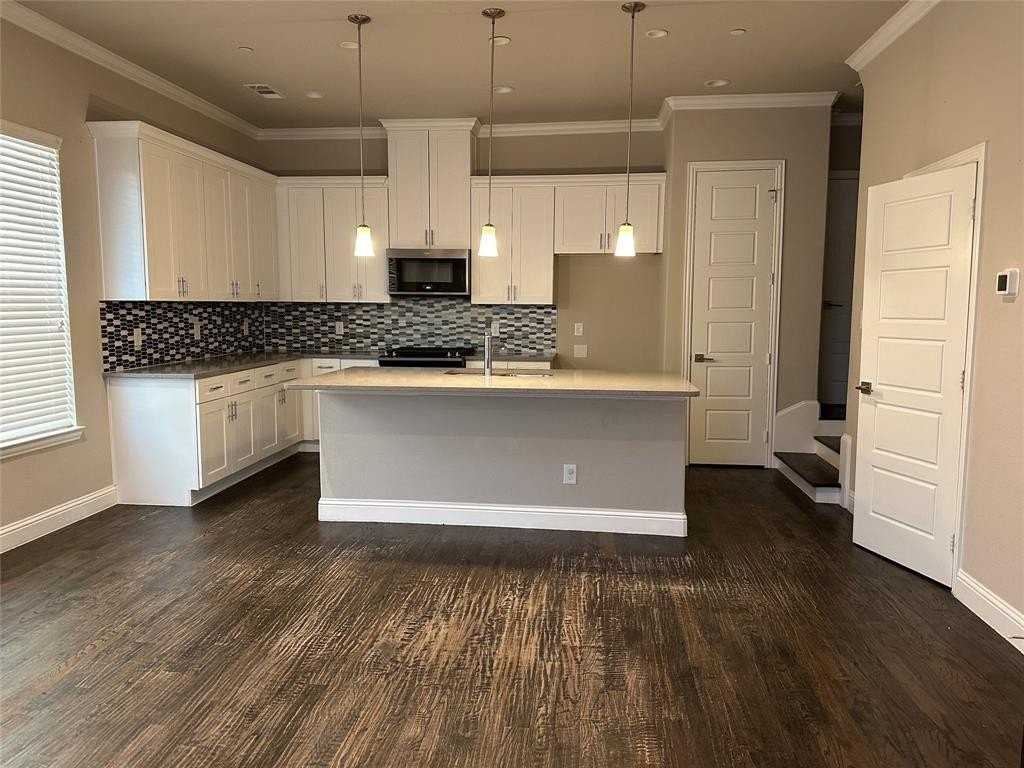 2940 Sheridan Dr - Photo 3 of 7