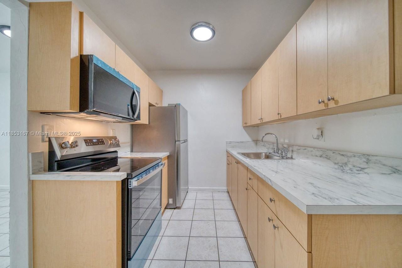 Nw 36th Ave - Photo 6 of 8