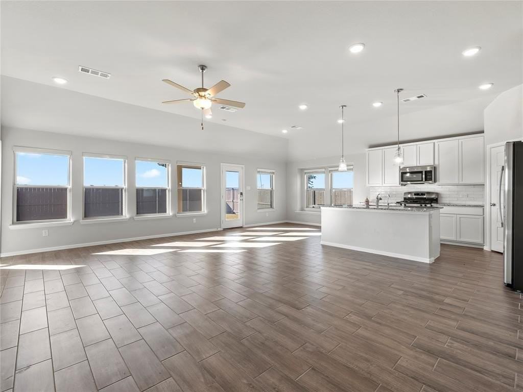 3301 Redbud Flower Trl - Photo 5 of 28