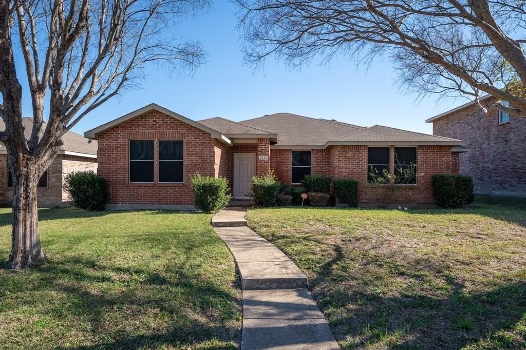 1028 Wild Horse Way - Photo 3 of 16