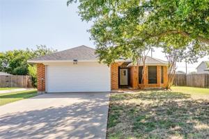 featured image of 215 Meadowbrook Ln