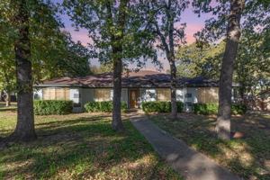 featured image of 210 Oak Forest Trl