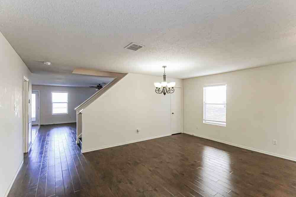 8712 Cove Meadow Ln - Photo 6 of 17