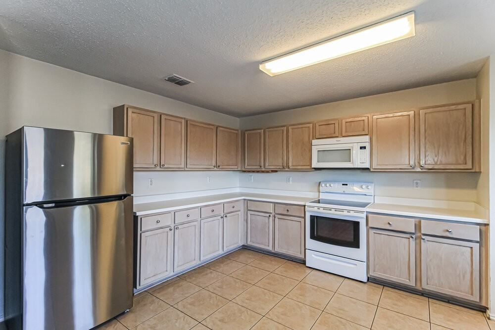 8712 Cove Meadow Ln - Photo 7 of 17