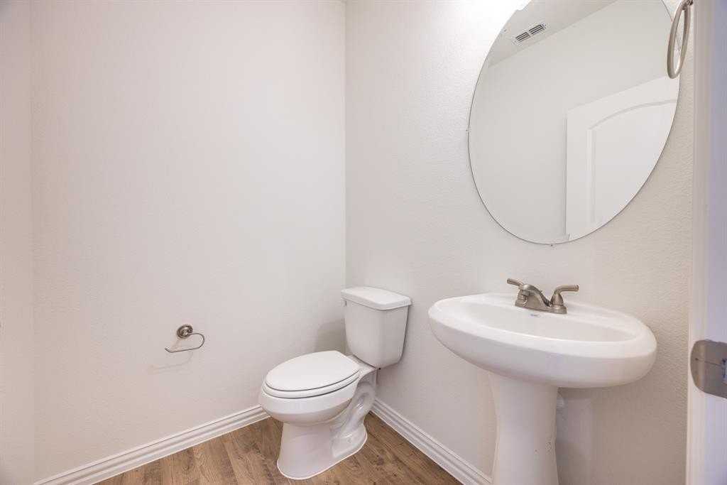 1912 Flaxen Dr - Photo 7 of 38