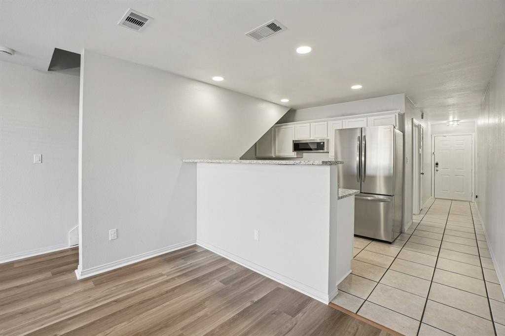 4021 Preferred Pl - Photo 2 of 25