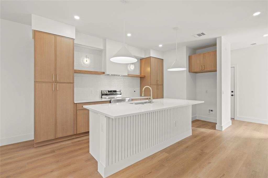 1322 Fletcher St - Photo 6 of 26