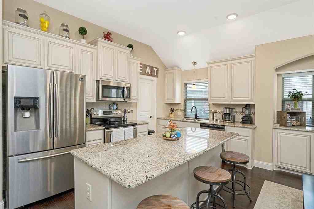 4213 Sweet Clover Ln - Photo 4 of 24