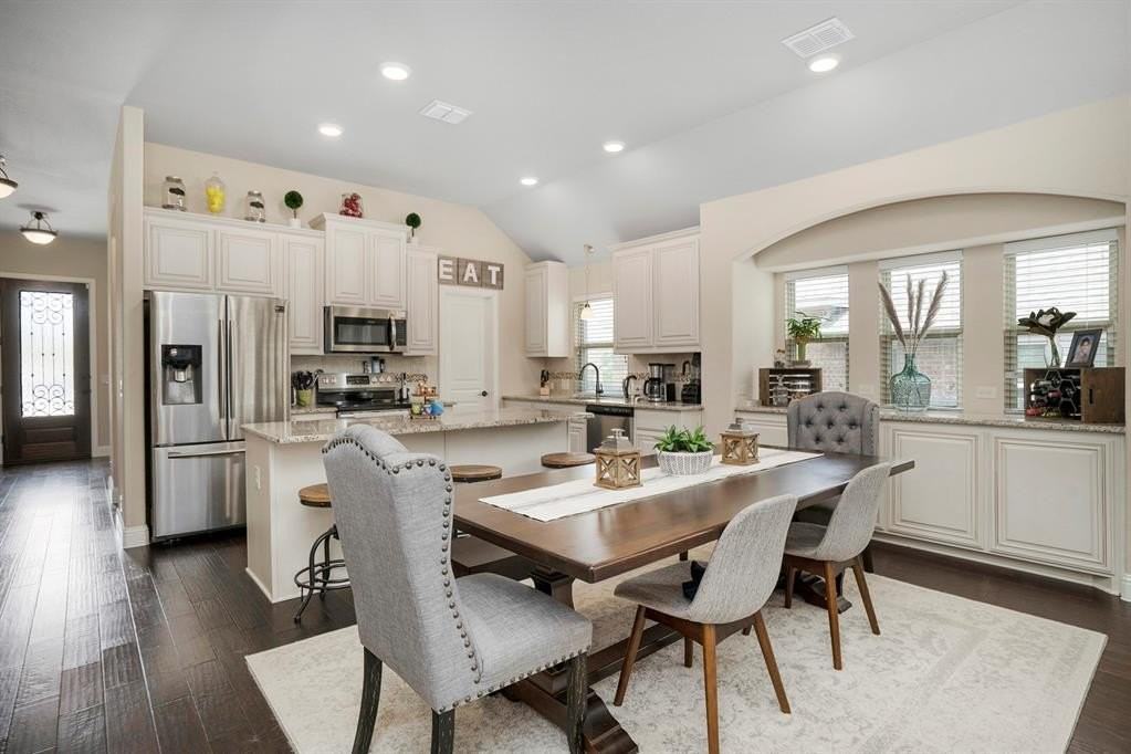 4213 Sweet Clover Ln - Photo 7 of 24