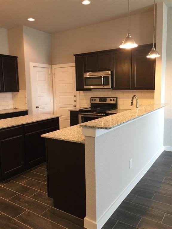 1013 Skyview Ct - Photo 3 of 10