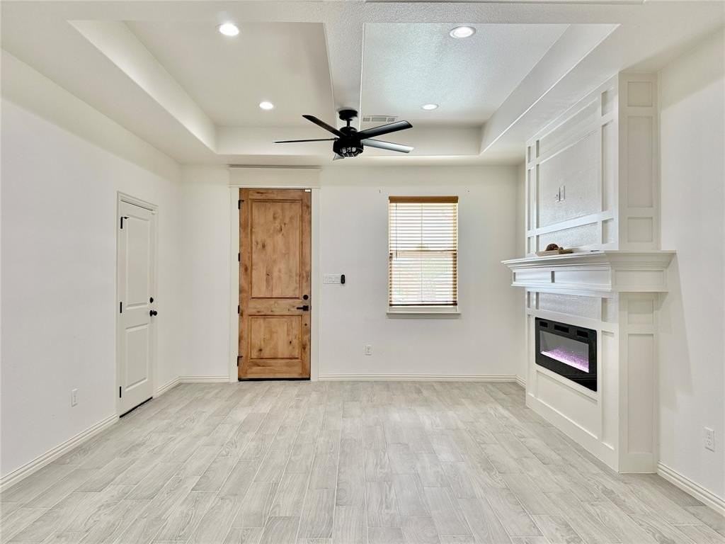 5609 San Jacinto Dr - Photo 4 of 26