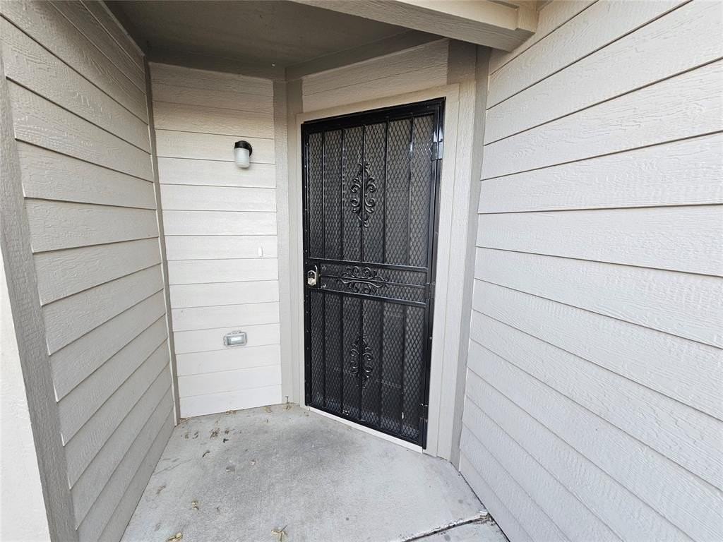 5113 Avenue G - Photo 2 of 22