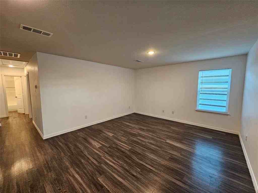 5113 Avenue G - Photo 4 of 22