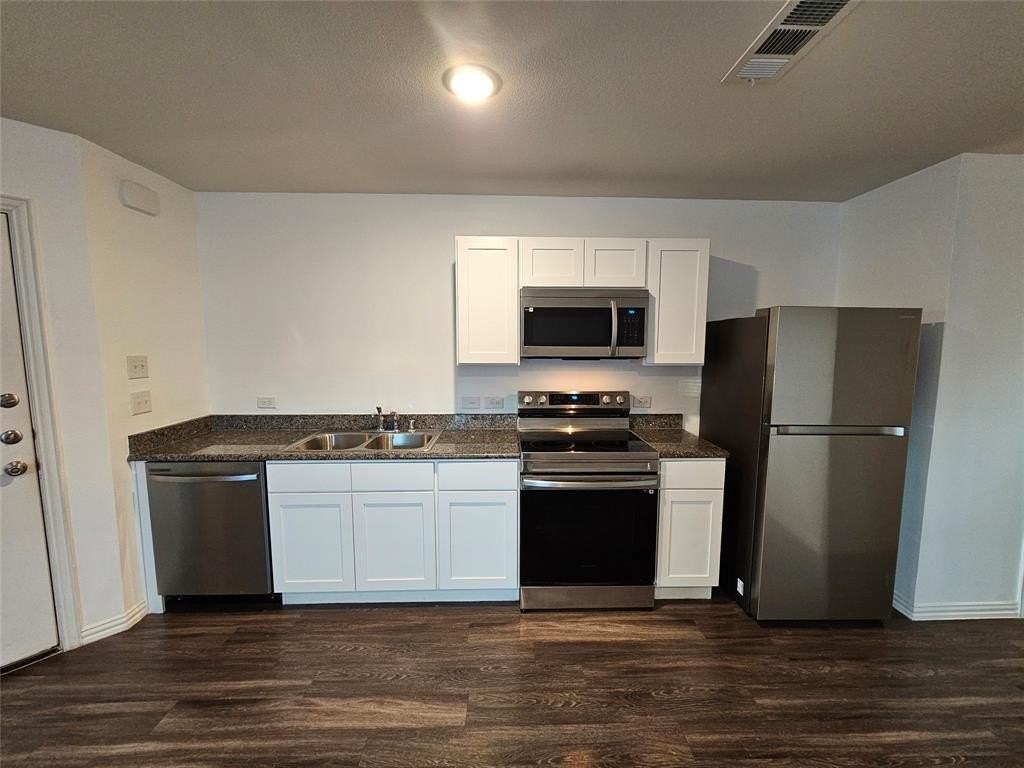 5113 Avenue G - Photo 6 of 22