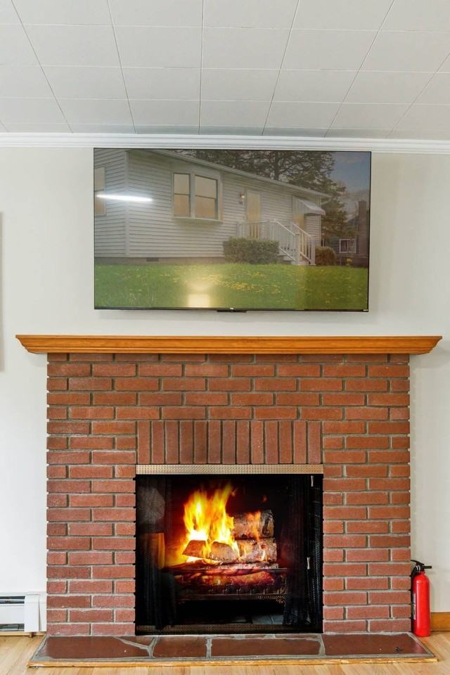 108 Spring St - Photo 3 of 26