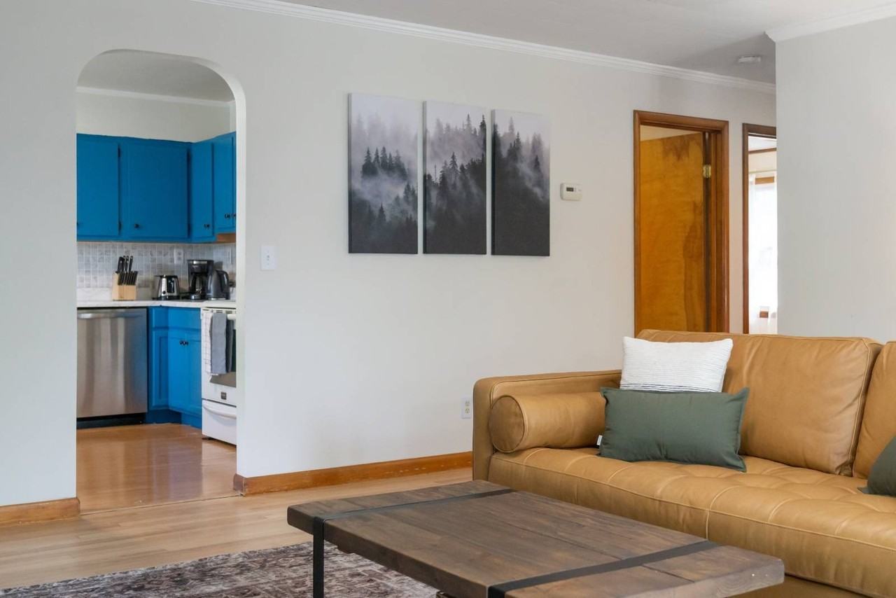 108 Spring St - Photo 7 of 26