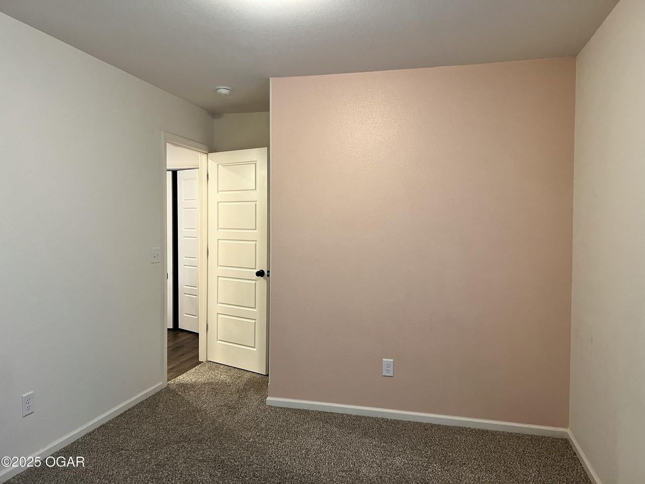 531 S Walnut St - Photo 6 of 8