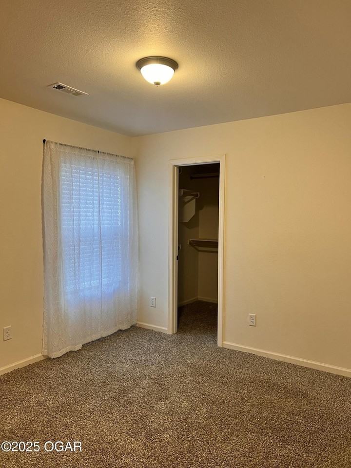 531 S Walnut St - Photo 7 of 8