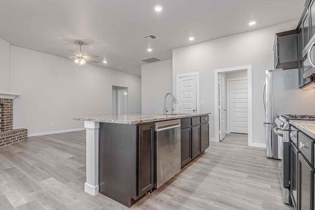 6106 Purtis Creek Dr - Photo 7 of 23