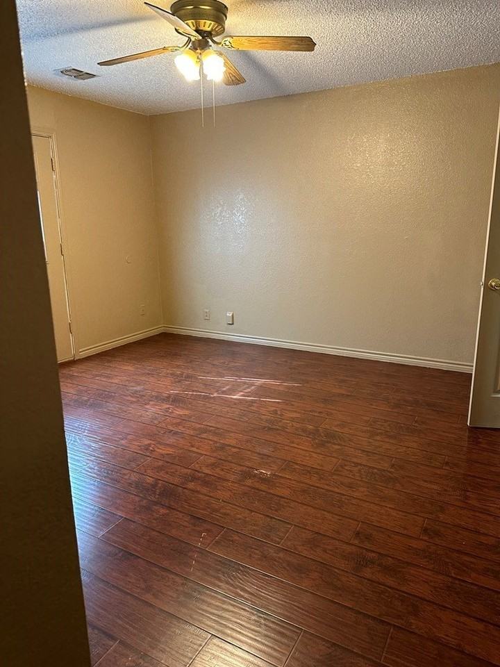 4701 Princeton Ave - Photo 5 of 11