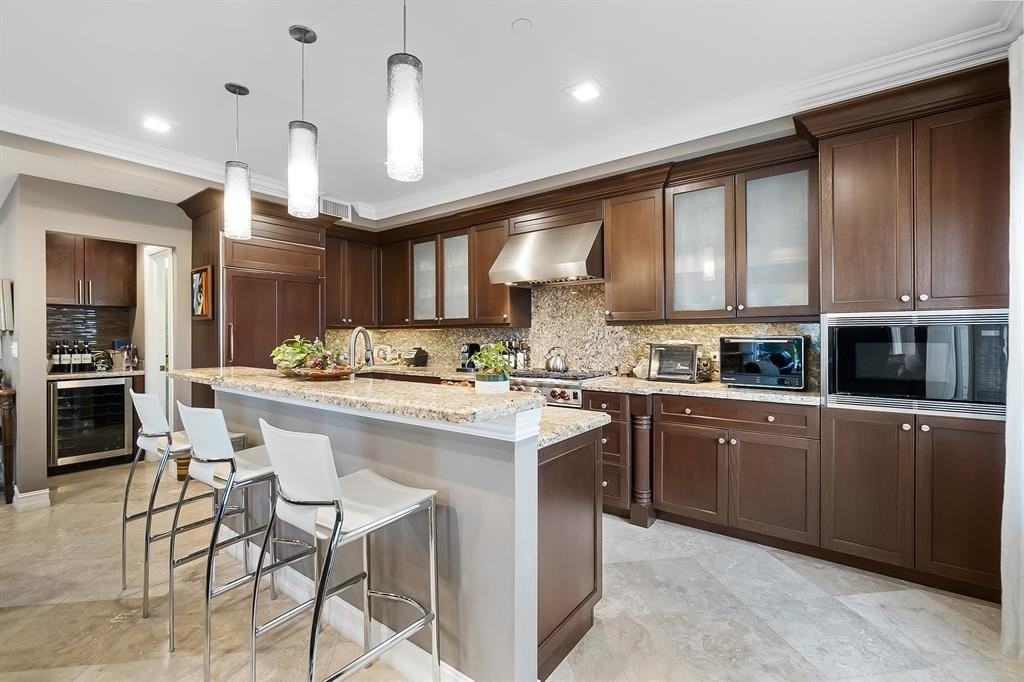 301 Tarpon Dr - Photo 7 of 19