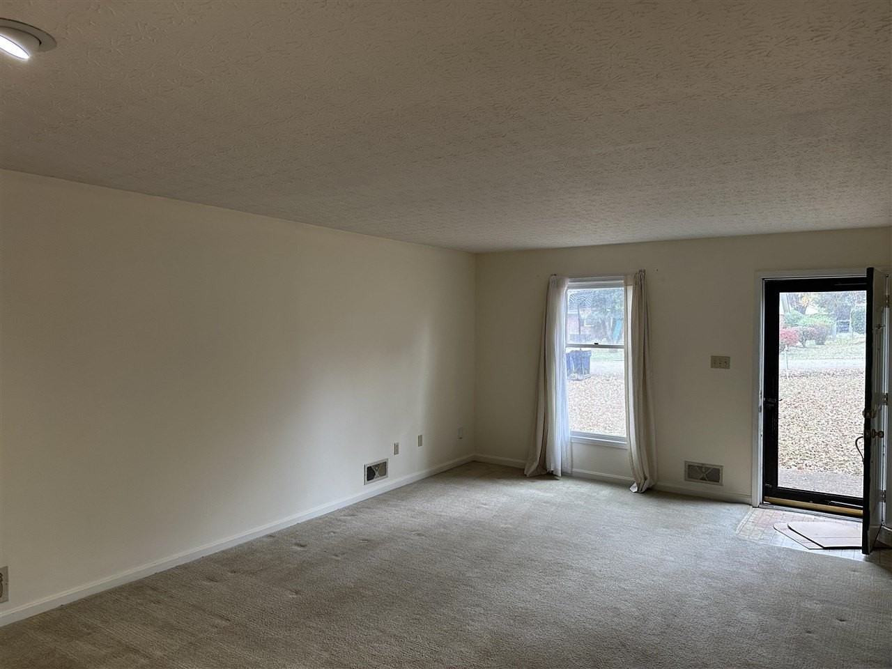 722 Geronimo Way - Photo 6 of 18