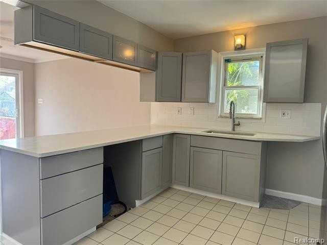 24919 Calvin St - Photo 4 of 18