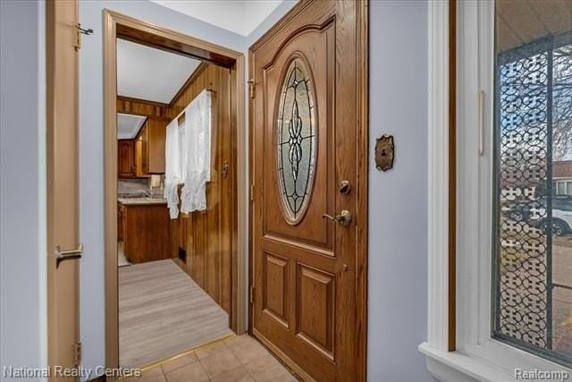 25615 Tireman St - Photo 4 of 32