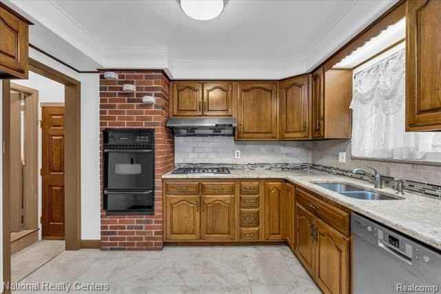 25615 Tireman St - Photo 7 of 32