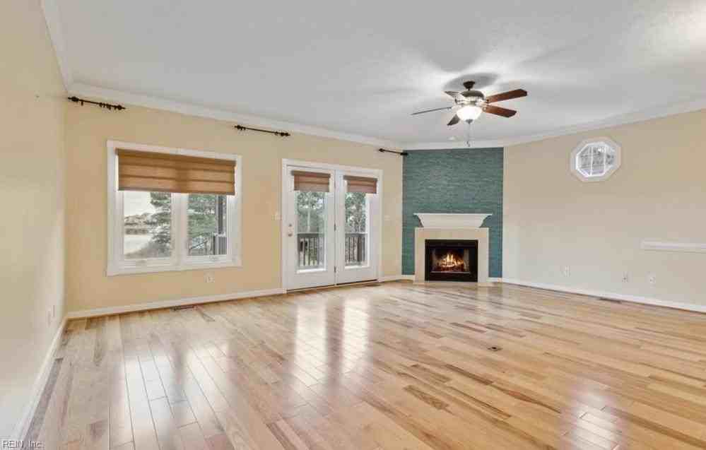 367 Mainsail Dr #23 - Photo 4 of 50