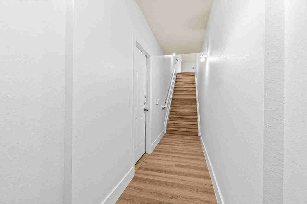 1503 Belmont Pl - Photo 7 of 36