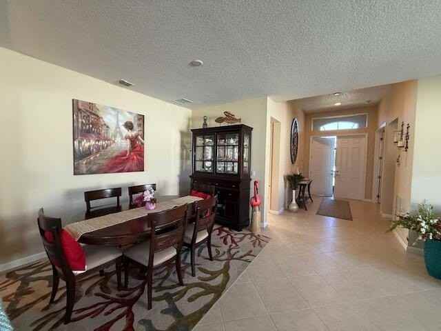 12091 Southwest Bennington Circle - Photo 4 of 50